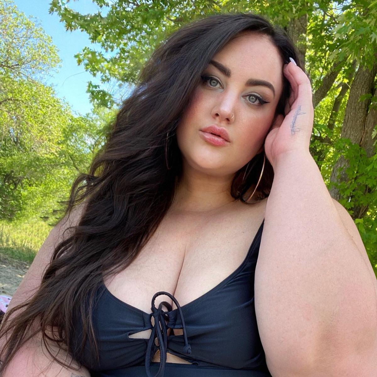 Babe with the Power Swimsuit - Image 13